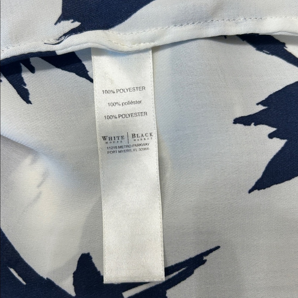 White House Black Market Navy and White Floral Blouse, Large, Sleeveless - Picture 6 of 6